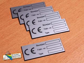 Kunststof basis CE typeplaatjes, afmeting 70x30mm